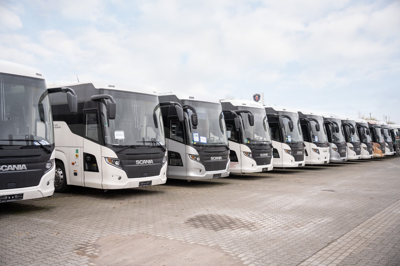 Gebrauchte Bus Flotte im Scania Used Bus Center in Bremen