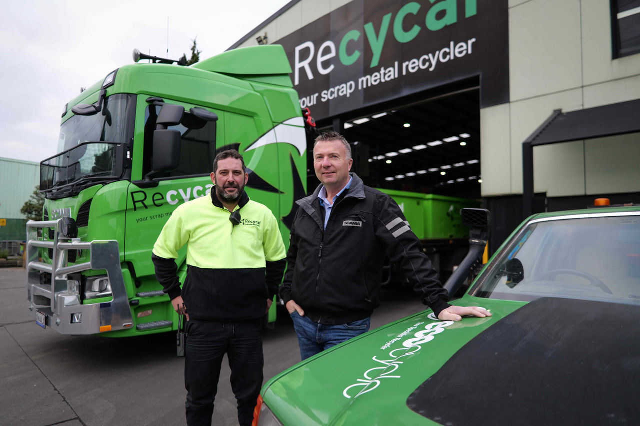 SKIPZ hooks a winner with Scania waste trucks