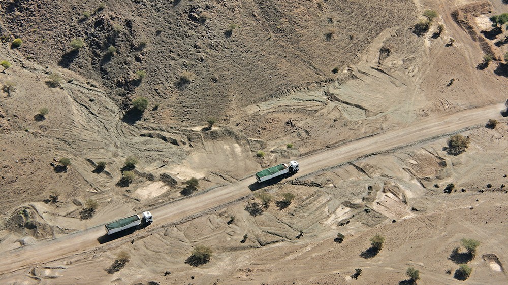 trucks mining