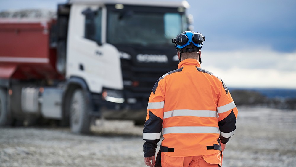 Support trucks for mining Scania R 650 V8 6x4 tipper