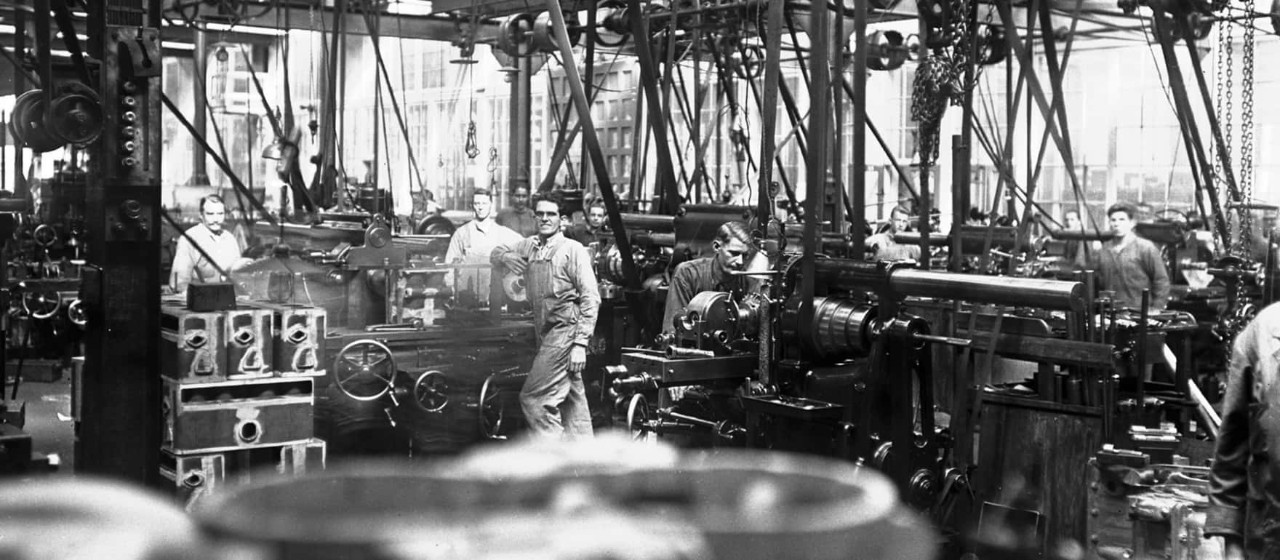 1922: Фокус върху тежкотоварните камиони и автобуси 