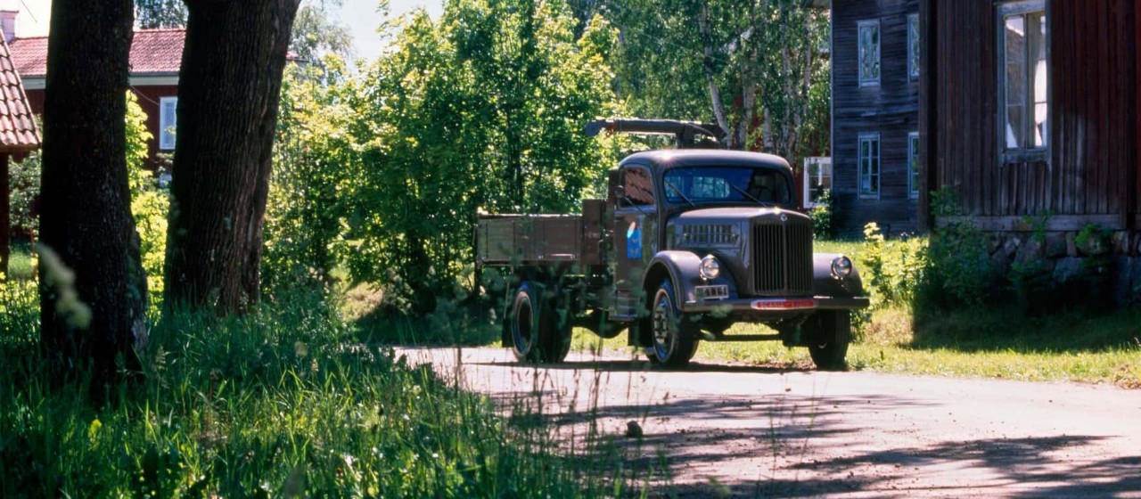 1944: Нови камиони 