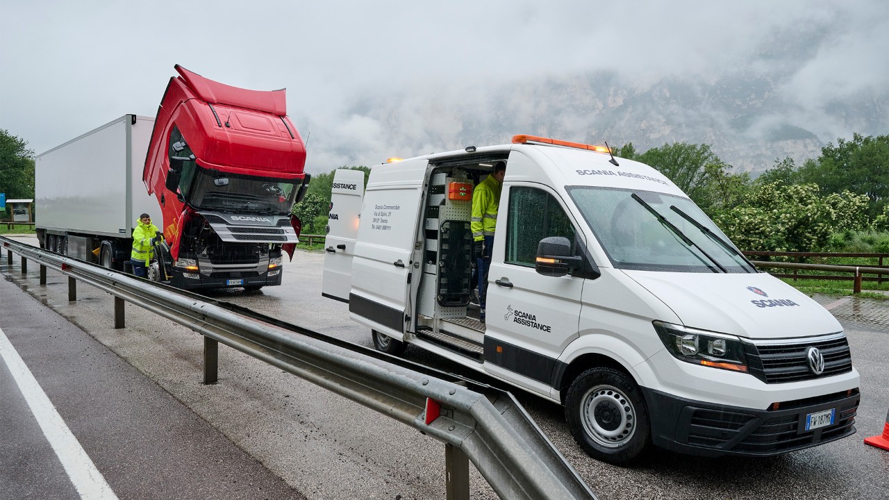 Scania Assistance помага при повреди на пътя