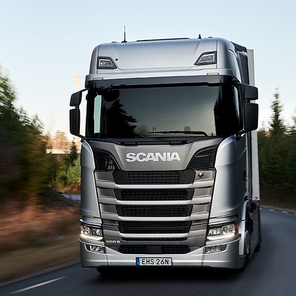 Dianteira do caminhão 500 S da Scania