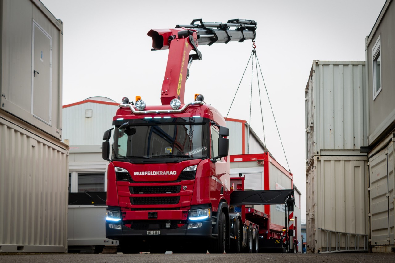 Schön wenn der neue Scania auch zum Team der Musfeld Kran AG gehört