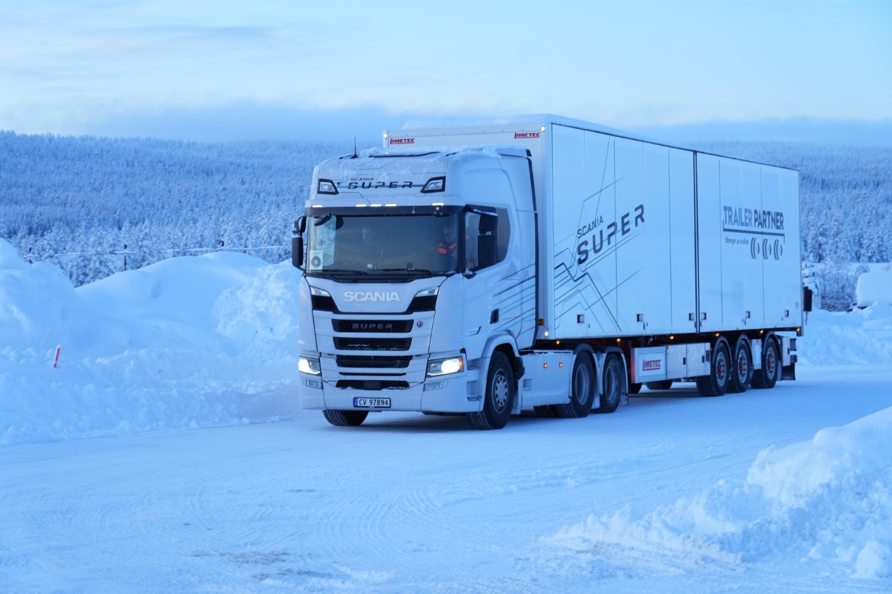 Scania demonstrieren auch bei härtesten Wintereinsätzen ihre Stärken