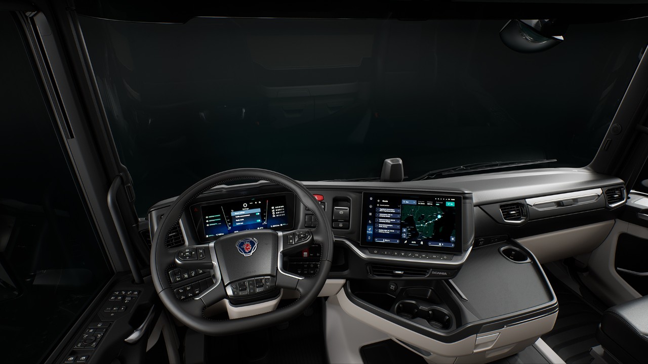 Scania Smart Dash ist der neueste Fortschritt bei den Mensch-Maschine-Schnittstellen-Lösungen für Fahrerplätze in schweren Lkw. Der Fahrer wählt aus, welche Informationen angezeigt oder weggelassen werden sollen. Die gesamte Einrichtung ist intuitiv und benutzerfreundlich mit einer intelligenten Mischung aus physischen und digitalen Bedienelementen, die eine gute Übersicht bieten und eine kognitive Überlastung vermeiden.