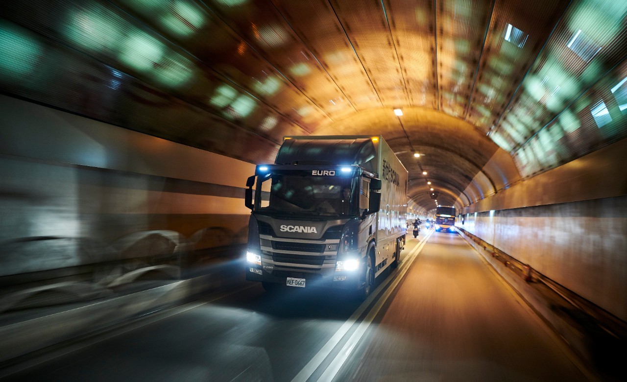 Scania truck in the tunnel