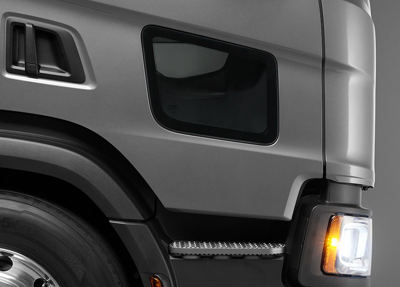 Camion Scania Série P avec fenêtre de sécurité urbaine