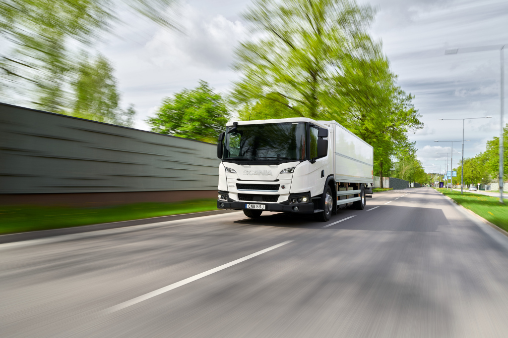 Scania 25 L BEV 4x2, carga general.