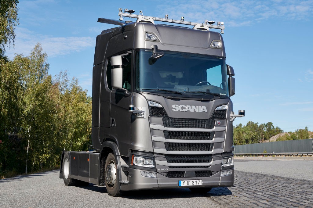 斯堪尼亚路测承载有效载荷的自动驾驶卡车