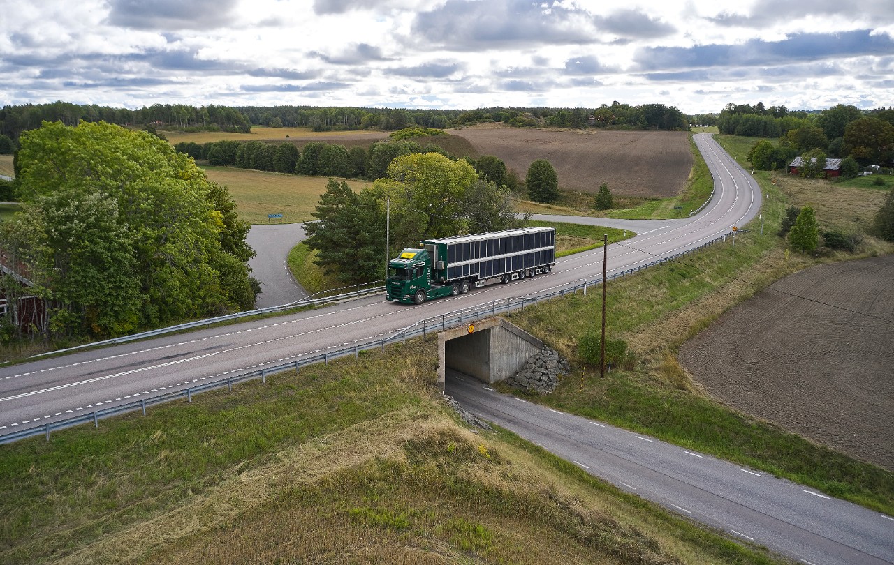 Těžký sklápěč Scania G 540 XT 8x4, ilustrační foto.
