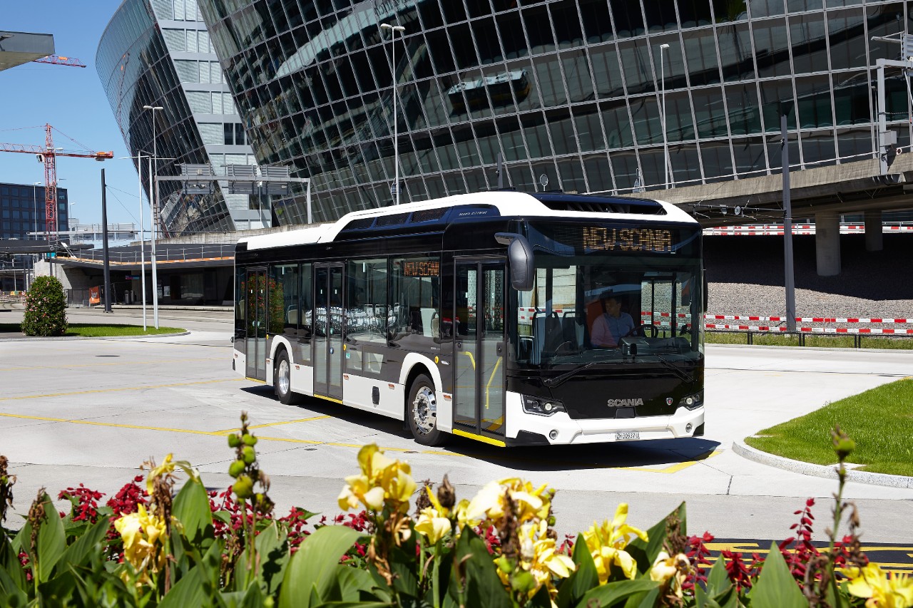 Scania Citywide Hybrid auf der Straße