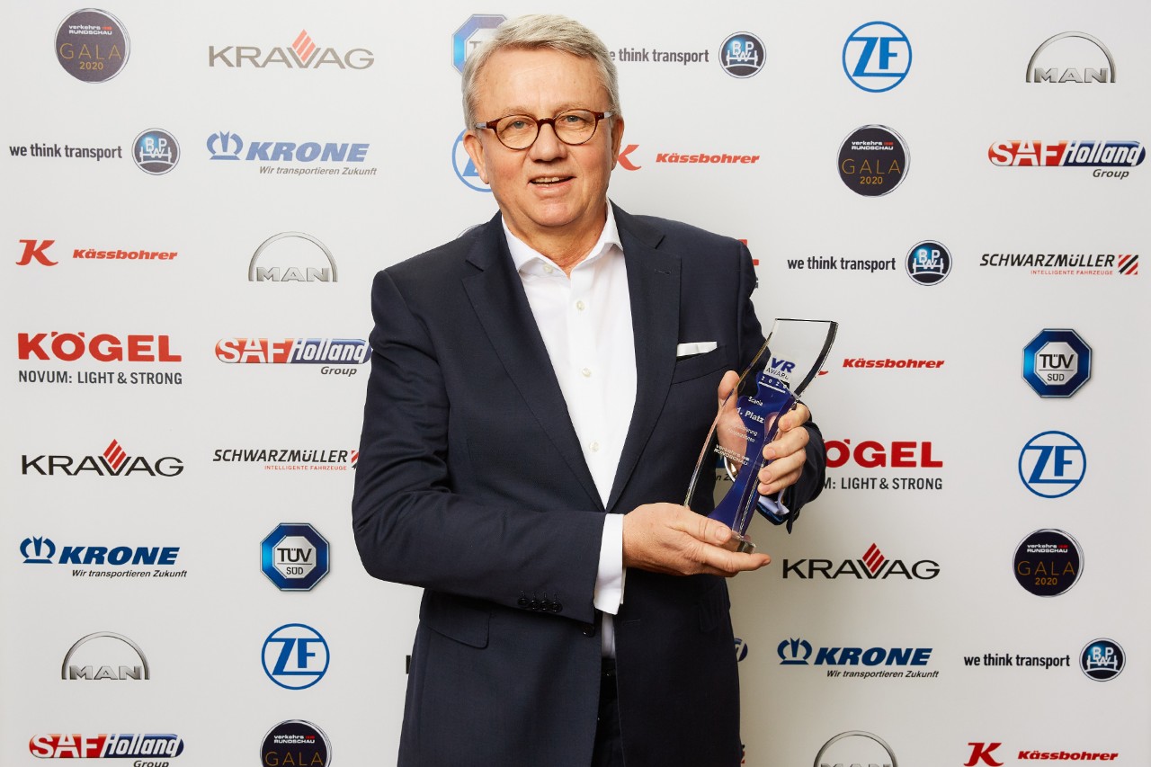 Geschäftsführer Peter Hornig mit VR-Award