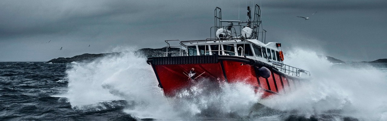 Scania beim Betreiben einer Schifffahrtsanwendung auf See