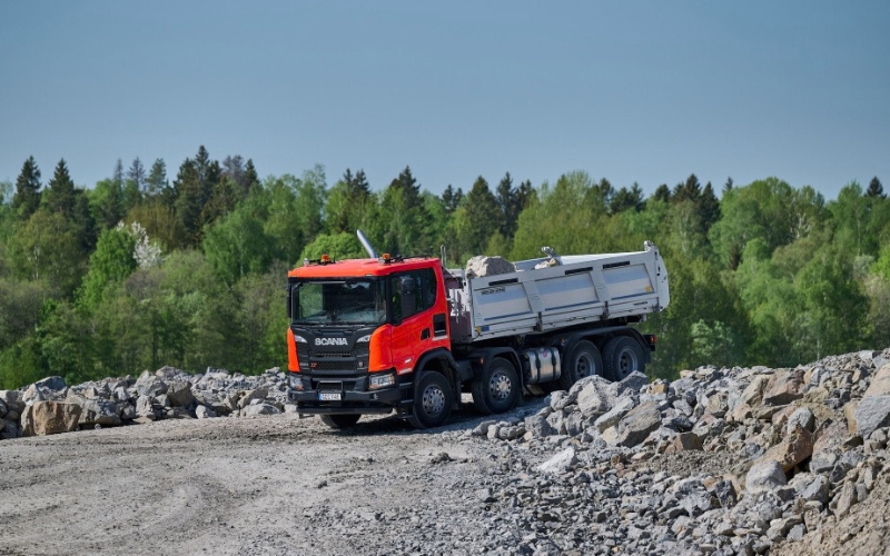 Scania 500 G XT 8x4 Seitenansicht