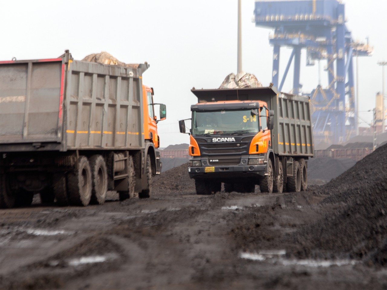 Lkw in Bergbauumgebung