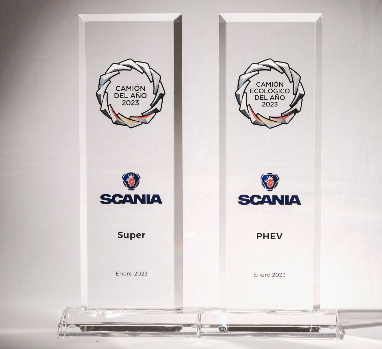 La nueva gama de camiones SCANIA SUPER y el vehículo híbrido de Scania, ganadores de los Premios Nacionales del Transporte 2023