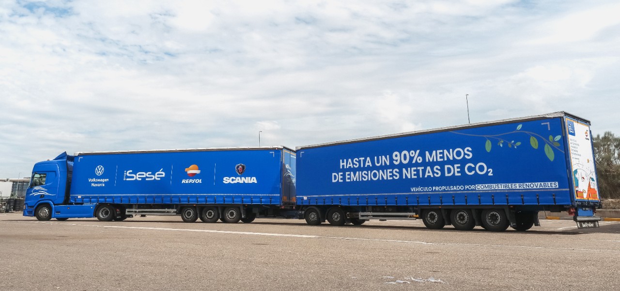 Sesé, Repsol, Volkswagen Navarra y Scania ponen en circulación el primer duotráiler propulsado por combustible renovable
