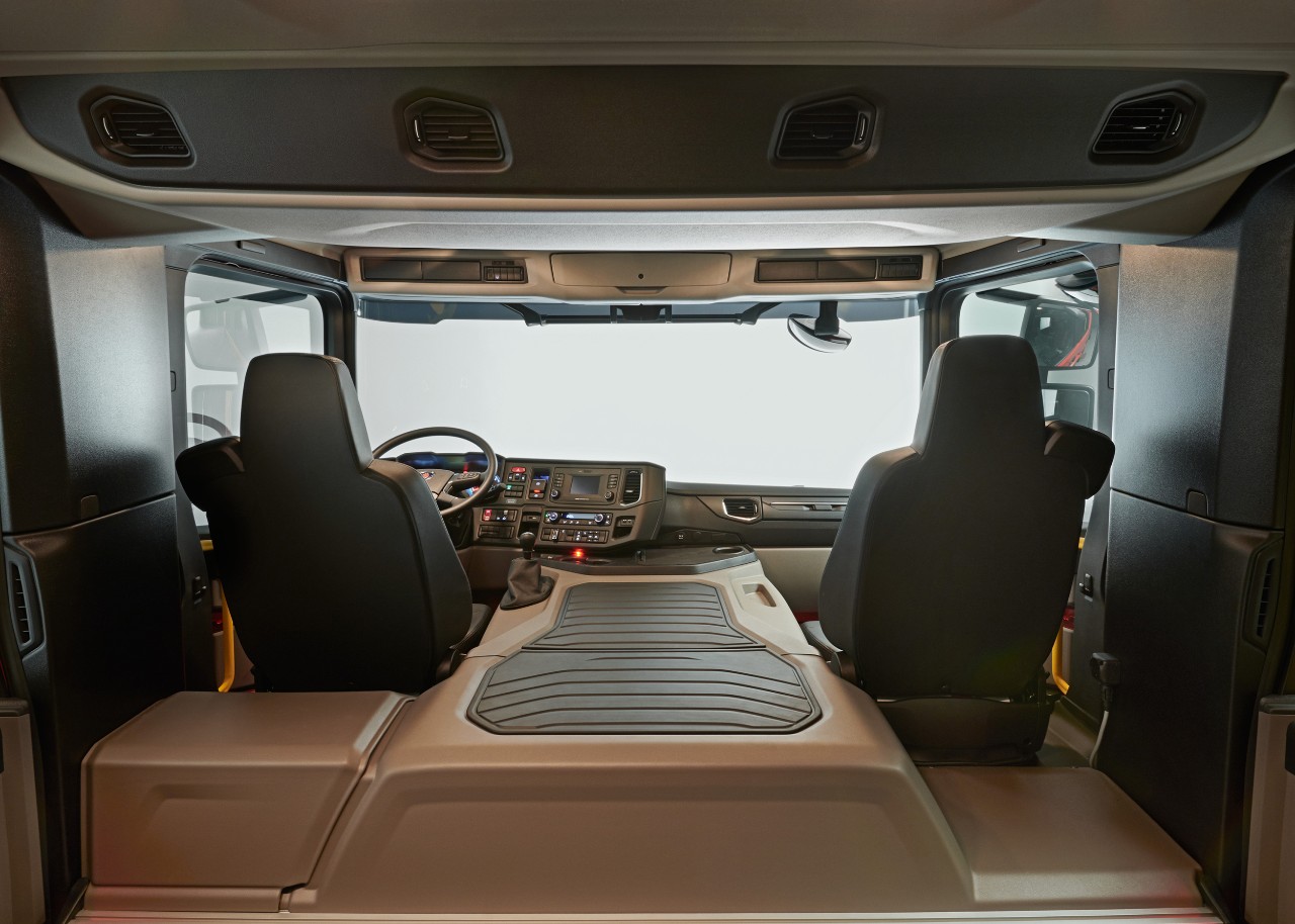 CrewCab Scania con asiento delantero