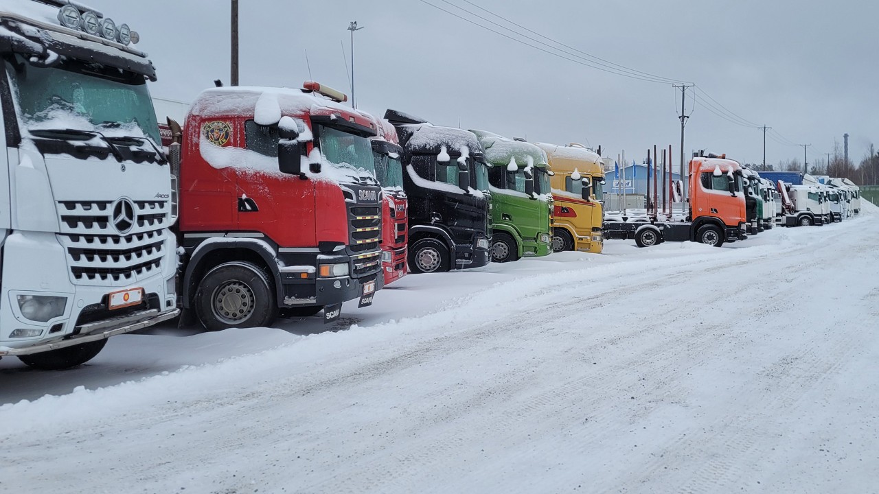 Scania begagnade lastbilar, godkända på rad