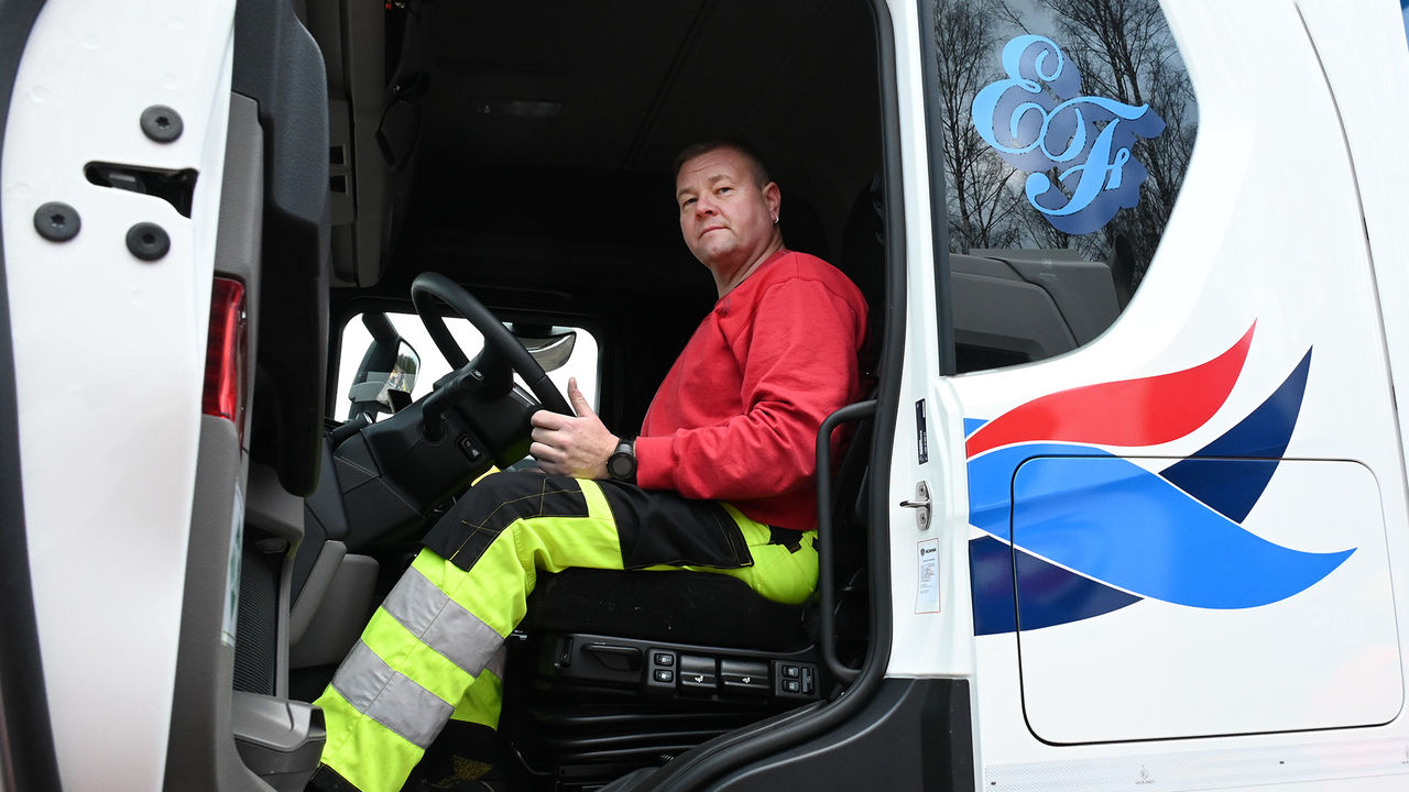 Sami Vantoksen mielestä neliakselinen kaasu-Scania kääntyy riittävän ketterästi työmailla. 