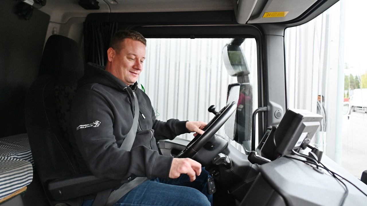 Lappeenrannan kuljetus: Scania 410 kulkee nesteytetyllä biokaasulla (LBG).  