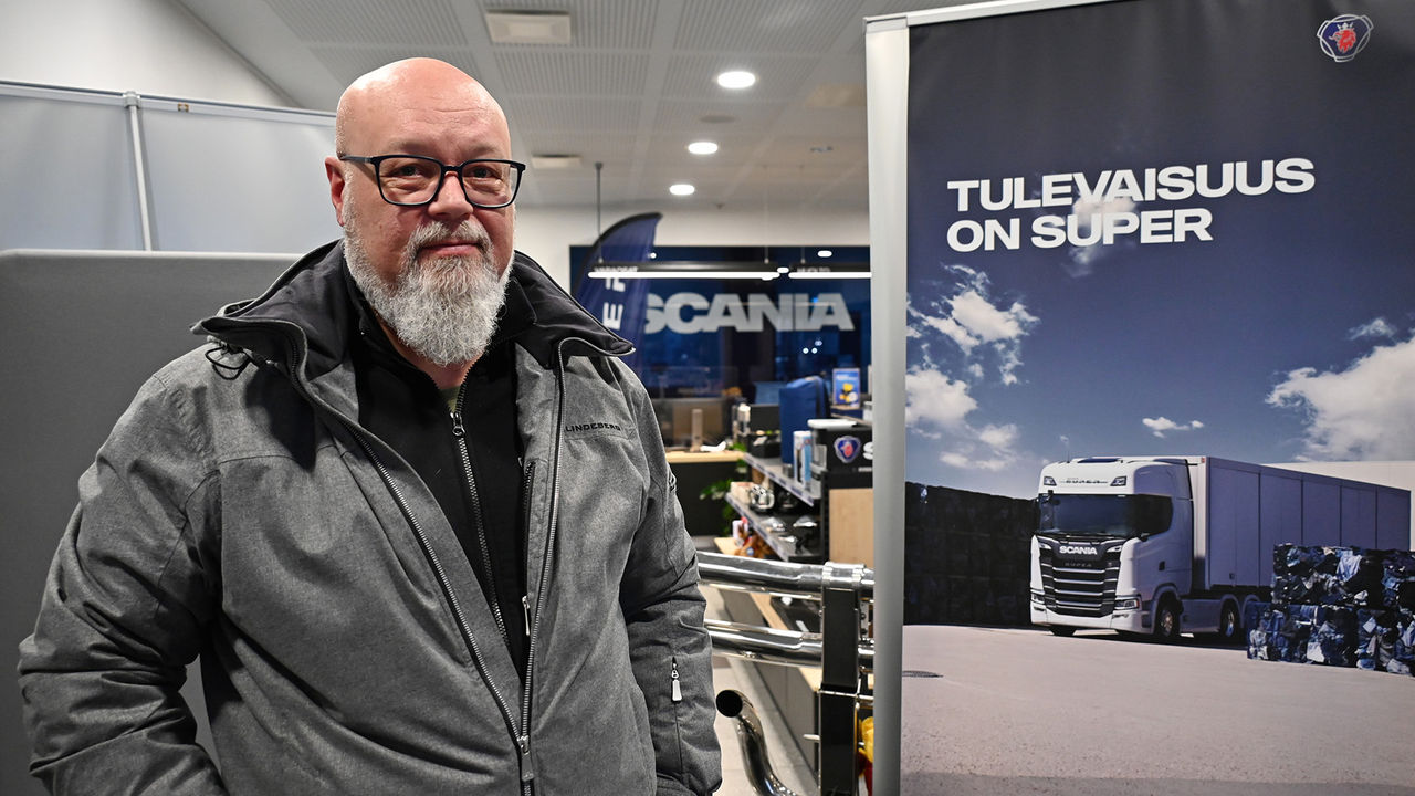 Timo Villman hankki ensimmäisen Scaniansa kymmenen vuotta sitten. Sitä ennen hän teki perusteellisen selvityksen: haastatteli tutut autoilijat, vertaili ajoneuvomerkit ja kysyi tarjoukset. 