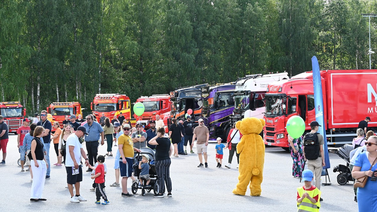 Stadin rekkaspottaajat, Scania 17.8.2024