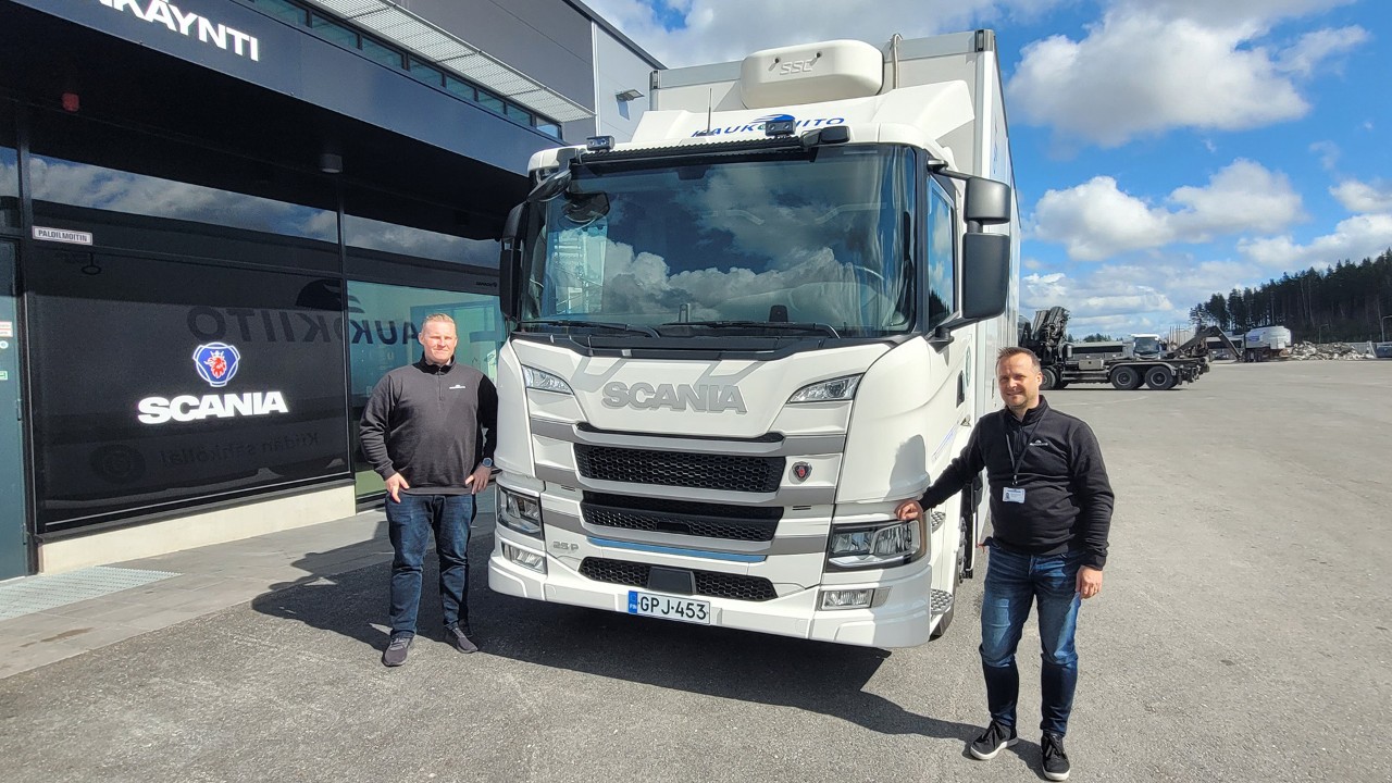 Tampereen ensimmäinen täyssähköinen Scania otettiin liikenteeseen