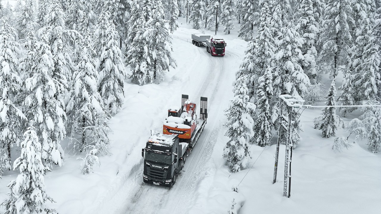 v8 kuorma-auto: Scanian raskas kalusto maantiekuljetuksiin