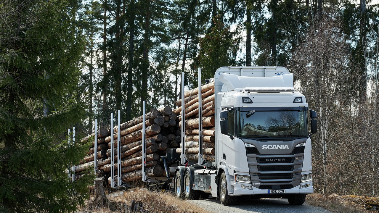 Scania Super kuorma-auto puun ajoon on kokonaistaloudellinen valinta.