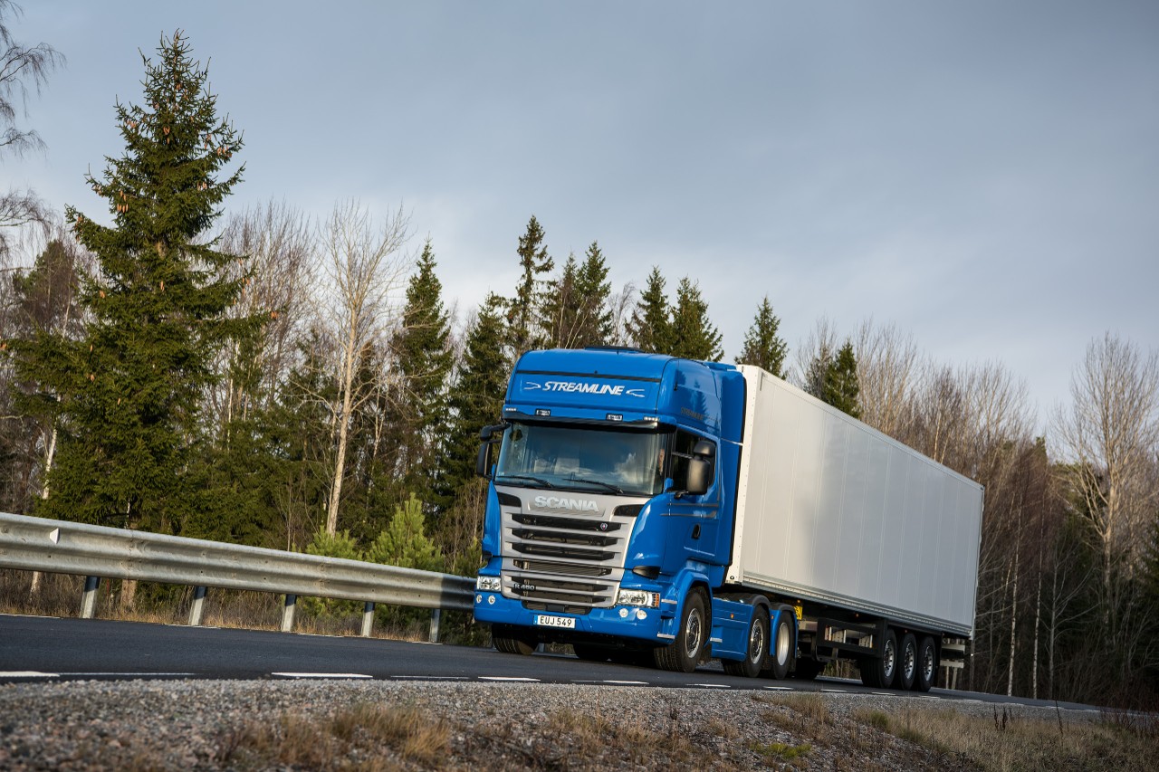 Scania kausihuollot ja tuotteet PGR-mallisarjaan