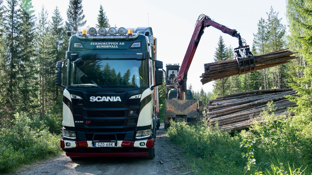 camion Scania Super 560 R XT