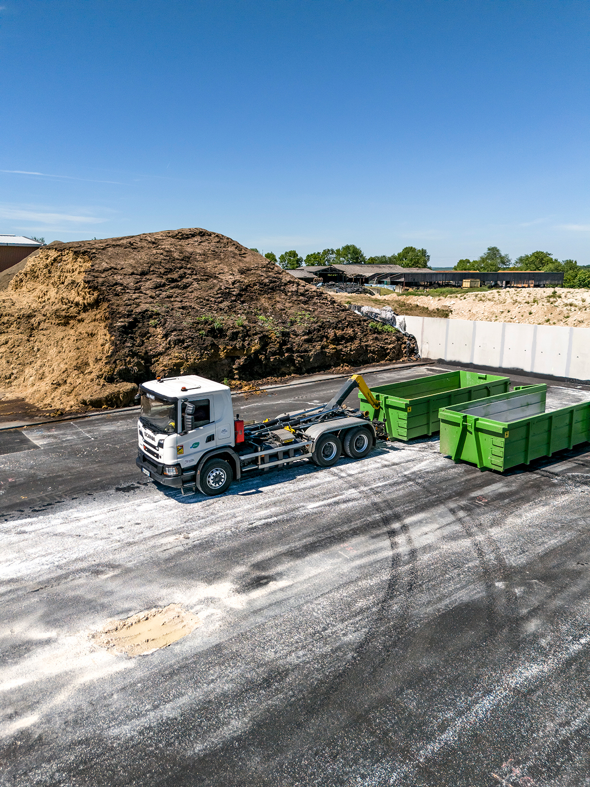 Les méthaniseurs de Mach Farm sont approvisionnés à 60 % par les effluents issus de son cheptel et 40 % de déchets organiques collectés dans la région.