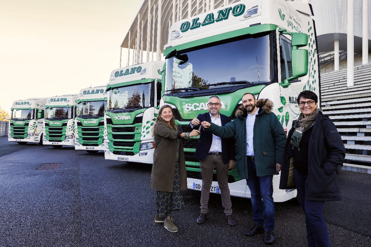Le Groupe Olano renforce sa démarche vertueuse avec l’acquisition de 10 tracteurs Scania GNL*