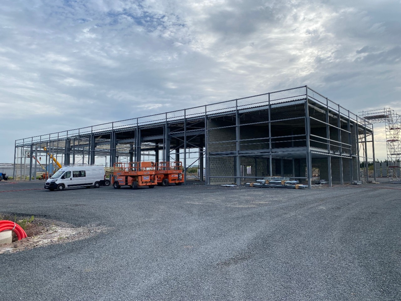 Pose de la 1ère pierre du futur site Scania Normandie de Caen