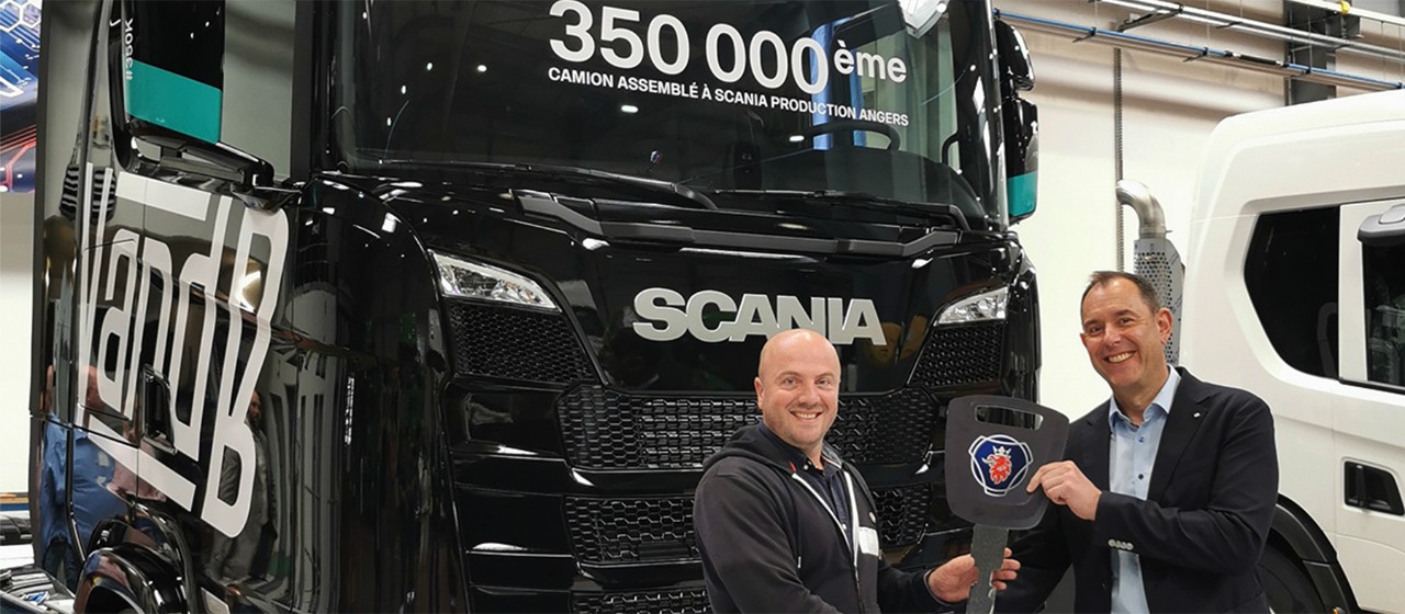 Le 350 000e véhicule produit par Scania Production Angers livré à Truck VB