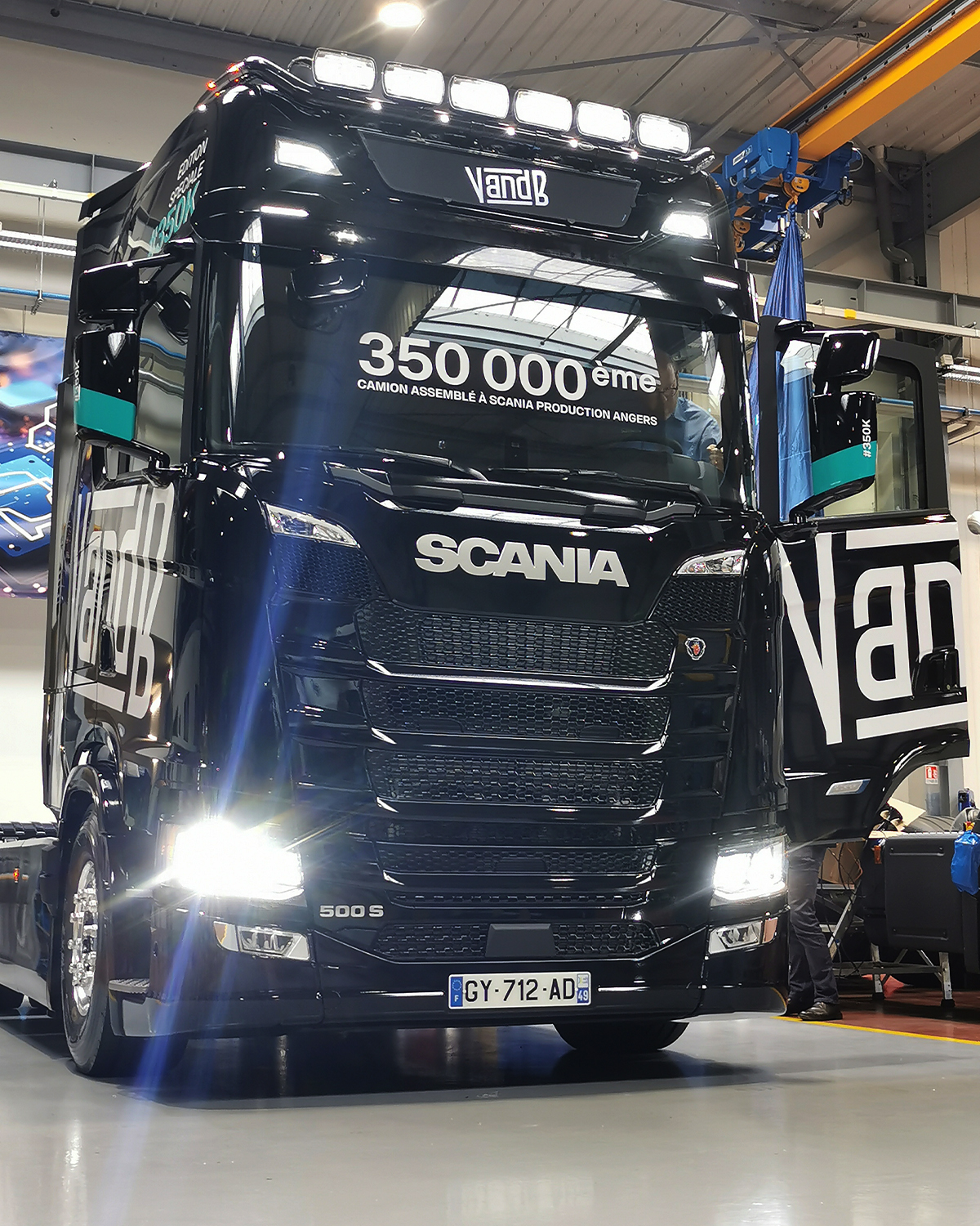 Le 350 000e véhicule produit par Scania Production Angers livré à Truck VB