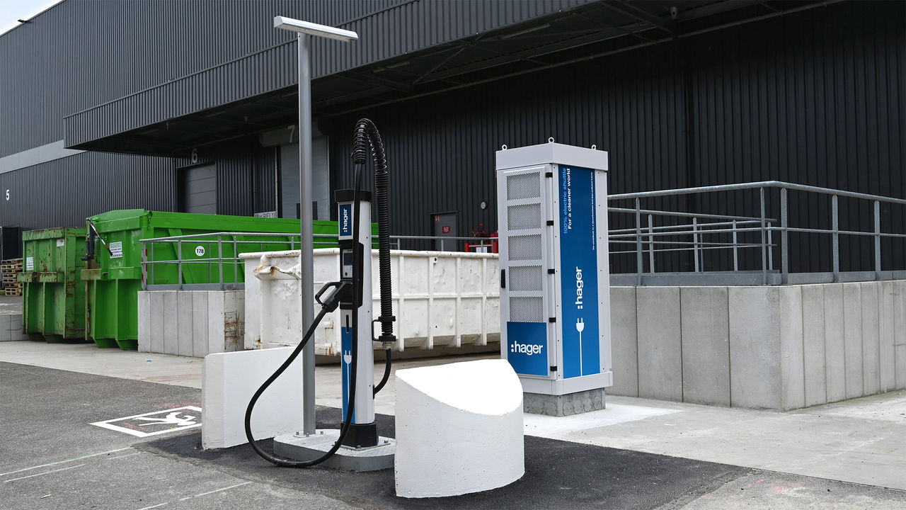 Erinion France livre sa première station de recharge électrique en France chez Hager Group