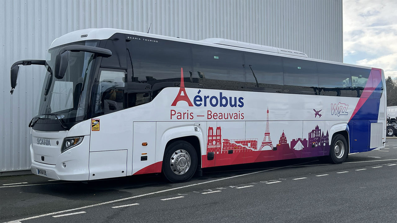 Scania France livre 40 Scania Touring B100 exclusif à Aérobus (Transports Paris Beauvais)