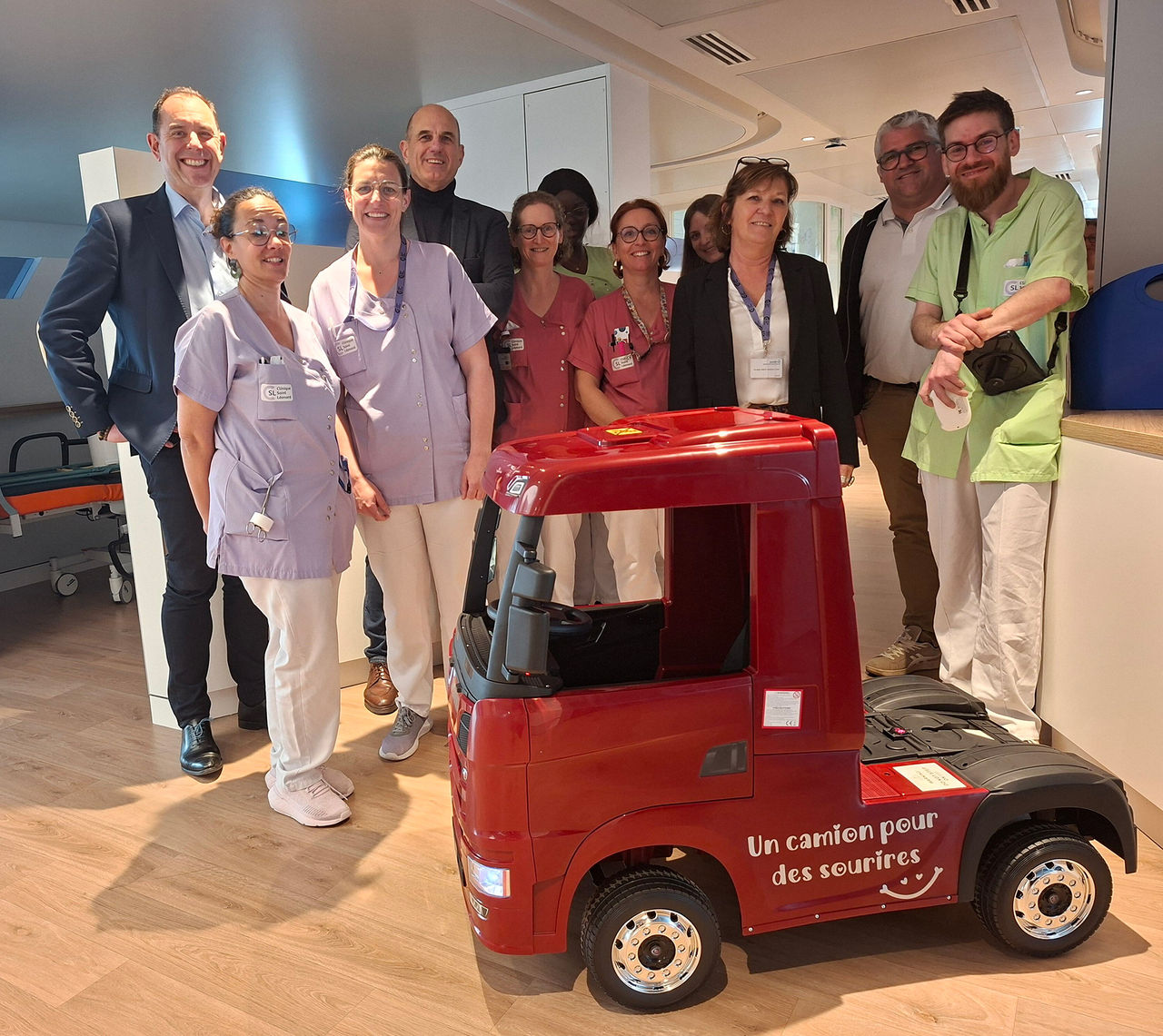 Scania adoucit le quotidien des jeunes patients avec l’opération « Un camion pour des sourires »