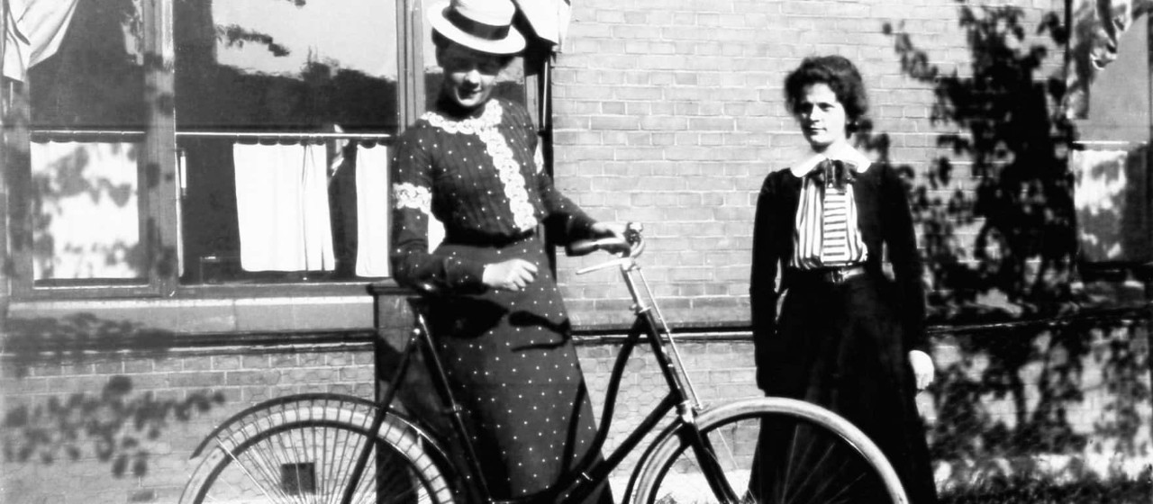 1900: Scania acquires bicycle maker