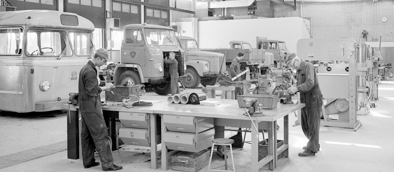 1964: New central laboratory opens