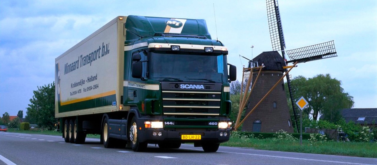 1996: 4-series receives Truck of the Year Award