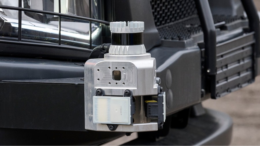 Autonomous solutions, cutting-edge camera mounted on a Scania vehicle