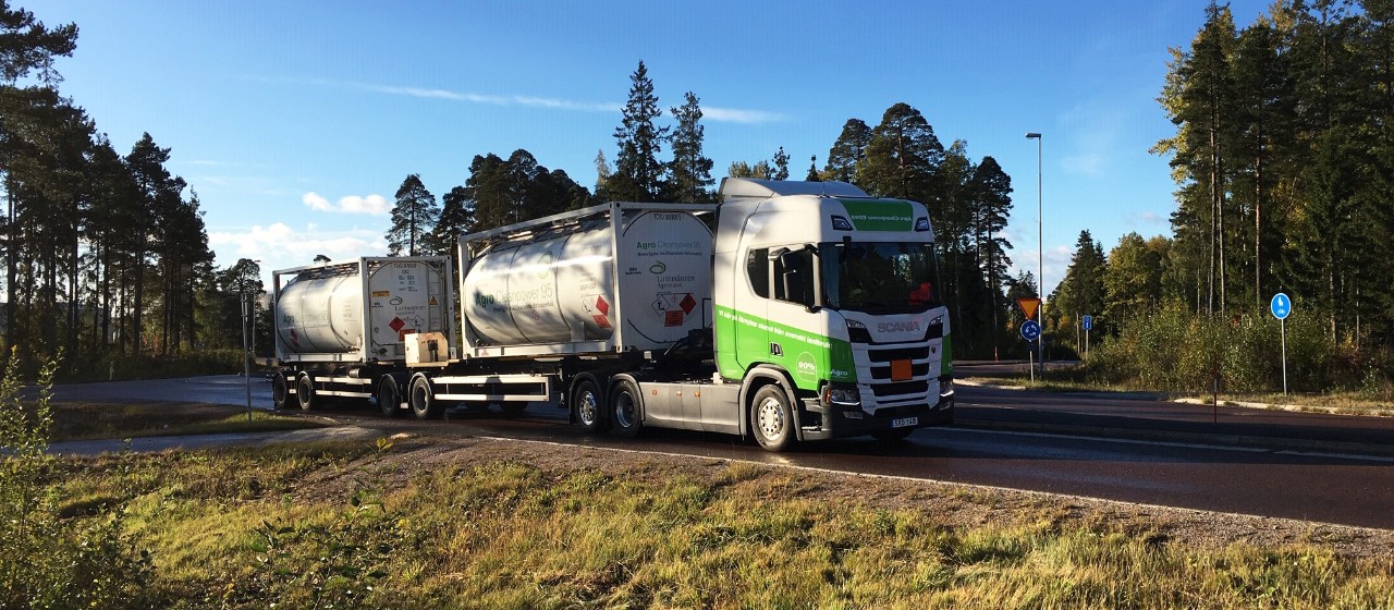First Scania bioethanol truck hits the road