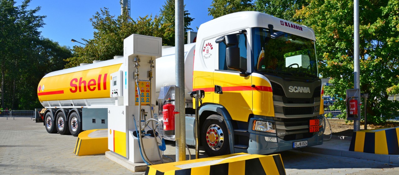 Germany exempts gas and electric trucks from national road tolls