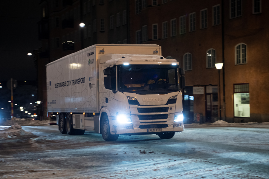 Hybrid truck enables smart night time deliveries in Stockholm