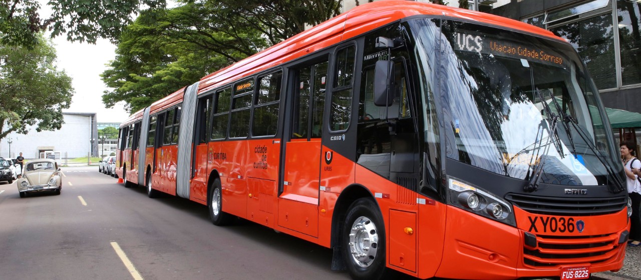 Scania delivers its first bi-articulated buses in Brazil